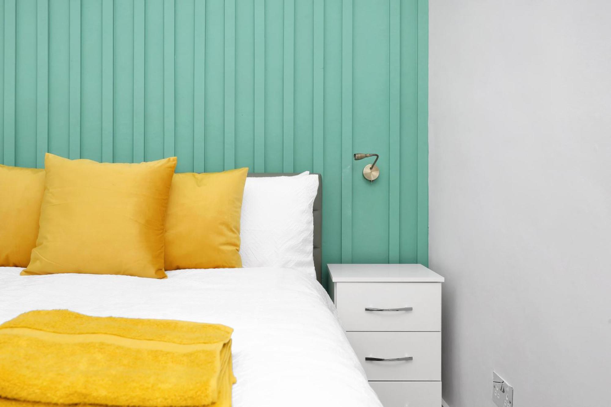 Waterside 4 Bed Apartment Лондон Экстерьер фото