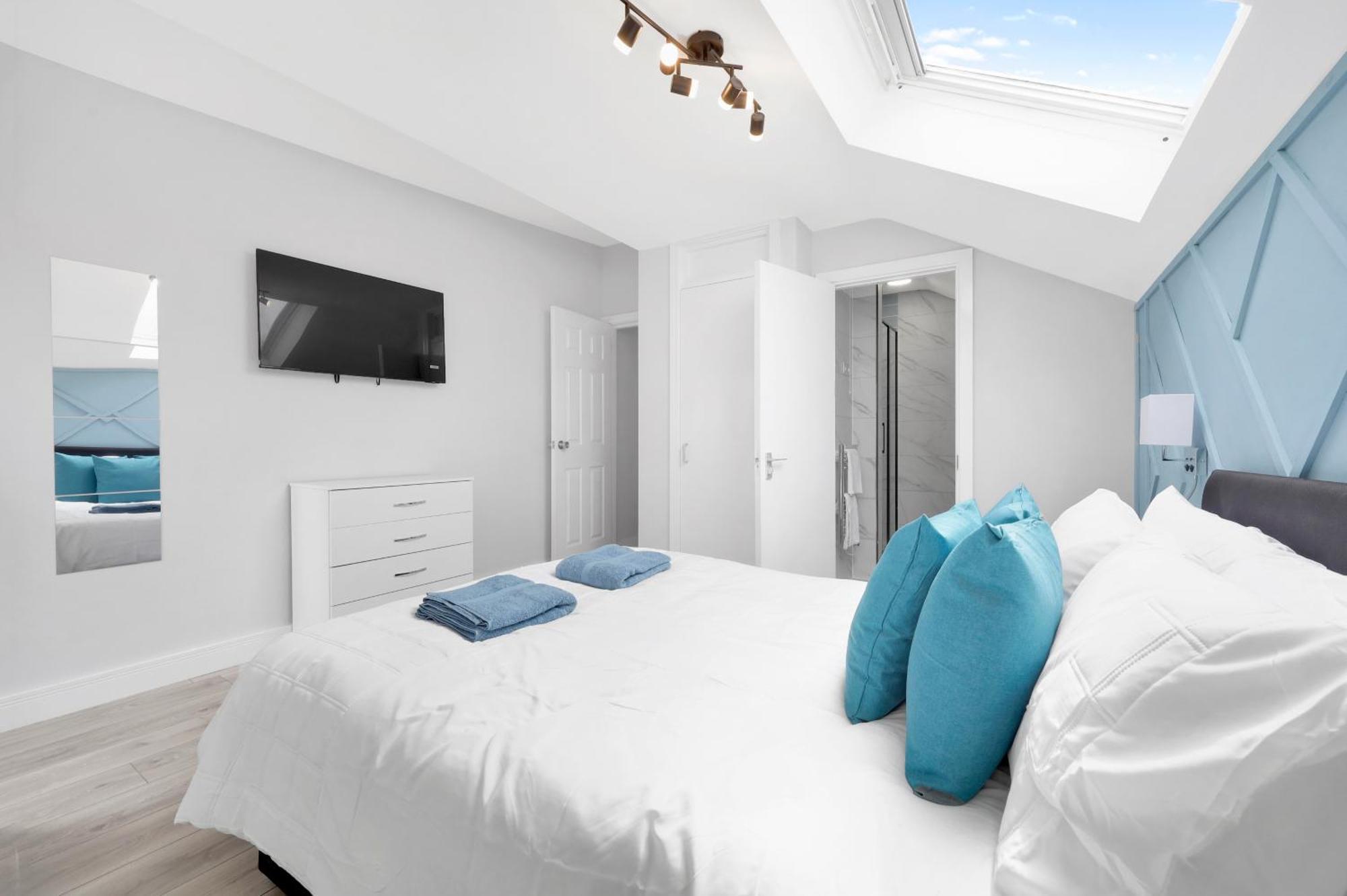 Waterside 4 Bed Apartment Лондон Экстерьер фото